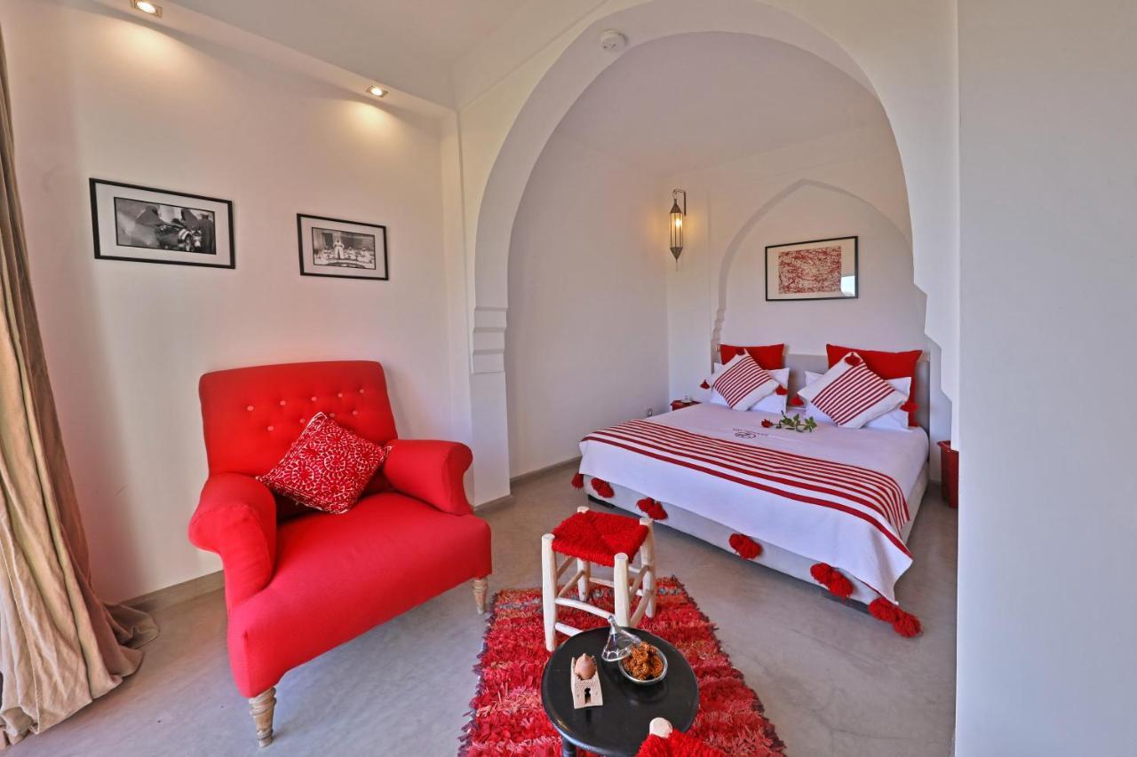 Hotel Dar Noujoum Ait Bou Zguia Exterior foto